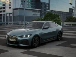Groen, metallic lak Nieuw 2025 BMW i4 Executive Sedan | € 78.545 (Iets duurder)