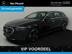 Zwart Gebruikt 2024 Mercedes E300 Luxury Stationwagen | € 55.945 (Eerlijke prijs)
