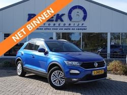 Blauw Gebruikt 2021 VW T-Roc Business SUV | € 20.840 (Eerlijke prijs)