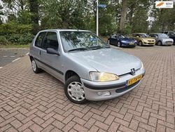 Grijs Gebruikt 1999 Peugeot 106 Hatchback | € 750 (Eerlijke prijs)