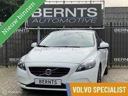 Wit Gebruikt 2016 Volvo V40 Stationwagen | € 12.550 (Eerlijke prijs)