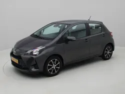 Grijs Gebruikt 2020 Toyota Yaris Connect Style Hatchback | € 12.000 (Eerlijke prijs)