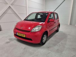 Rood Gebruikt 2006 Daihatsu Sirion Hatchback | € 800 (Eerlijke prijs)