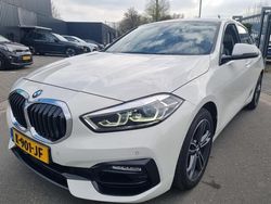 Wit Gebruikt 2021 BMW 116 Executive Hatchback | € 18.749 (Eerlijke prijs)