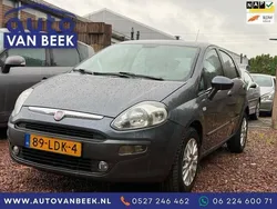 Blauw, metallic lak Gebruikt 2010 Fiat Punto Evo Dynamic Hatchback | € 1.950 (Eerlijke prijs)