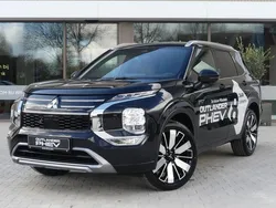 Zwart Nieuw 2025 Mitsubishi Outlander Instyle SUV | € 64.995 (Iets duurder)