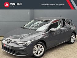 Grijs Gebruikt 2021 VW Golf VIII Life Hatchback | € 17.740 (Eerlijke prijs)