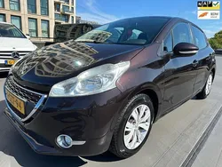 Zwart Gebruikt 2013 Peugeot 208 Allure Hatchback | € 4.450 (Eerlijke prijs)