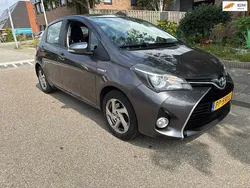 Grijs Gebruikt 2016 Toyota Yaris Trend Hatchback | € 10.550 (Eerlijke prijs)