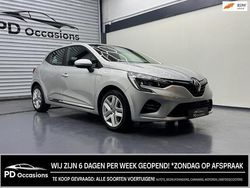 Grijs, metallic lak Gebruikt 2022 Renault Clio V Equilibre Hatchback | € 17.950 (Goede deal)