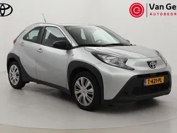 Grijs Gebruikt 2023 Toyota Aygo Play Hatchback | € 16.499 (Eerlijke prijs)