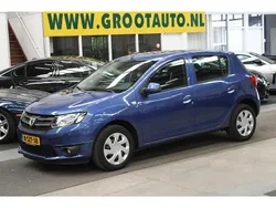 Blauw Gebruikt 2014 Dacia Sandero Lauréate Hatchback | € 4.944 (Goede deal)