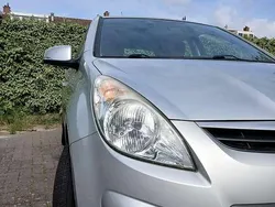 Zilver Gebruikt 2011 Hyundai i20 MPV | € 3.990