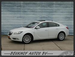 Wit Gebruikt 2011 Opel Insignia Sport Hatchback | € 2.500 (Eerlijke prijs)
