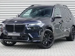 Zwart, metallic lak Gebruikt 2023 BMW X7 M Sport SUV | € 114.900 (Super prijs)