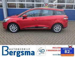 Rood Gebruikt 2017 Renault Clio GrandTour Intens Stationwagen | € 5.999 (Goede deal)