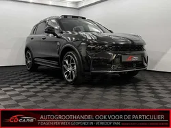 Zwart, metallic lak Nieuw 2024 Lynk & Co 01 SUV | € 33.950 (Eerlijke prijs)