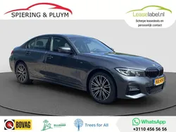 Grijs, metallic lak Gebruikt 2020 BMW 330 Executive Sedan | € 28.940 (Eerlijke prijs)
