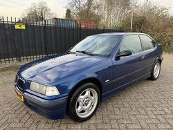 Blauw (metallic) Gebruikt 2000 BMW 316 Executive Hatchback | € 2.950 (Iets duurder)