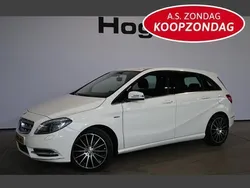 Wit, metallic lak Gebruikt 2012 Mercedes B180 Ambition MPV | € 9.940 (Eerlijke prijs)