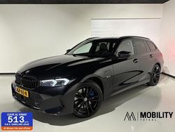 Zwart Gebruikt 2022 BMW 330 Executive Stationwagen | € 39.750 (Iets duurder)