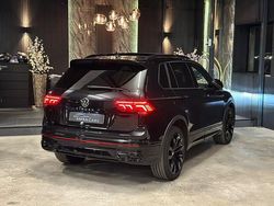 Zwart Gebruikt 2023 VW Tiguan R-line SUV | € 41.999 (Iets duurder)