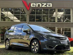 Grijs, metallic lak Gebruikt 2018 Chrysler Pacifica Limited SUV | € 39.999