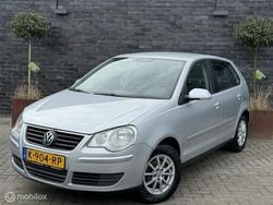 Grijs Gebruikt 2005 VW Polo Hatchback | € 1.995 (Eerlijke prijs)