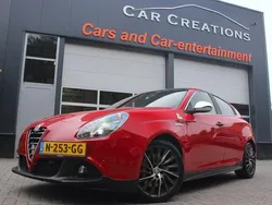 Rood Gebruikt 2015 Alfa Romeo Giulietta Quadrifoglio Verde Hatchback | € 13.950 (Goede deal)