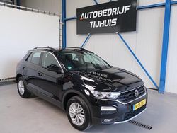 Zwart Gebruikt 2021 VW T-Roc Style SUV | € 19.750 (Eerlijke prijs)