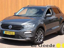 Grijs Gebruikt 2018 VW T-Roc Style SUV | € 16.940 (Eerlijke prijs)