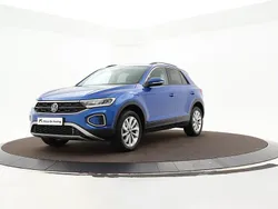 Blauw Gebruikt 2024 VW T-Roc Edition SUV | € 31.940 (Goede deal)