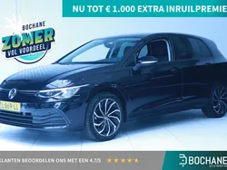 Zwart Gebruikt 2021 VW Golf VIII Life Hatchback | € 18.740 (Eerlijke prijs)