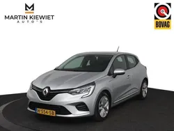 Grijs Gebruikt 2020 Renault Clio V Zen Hatchback | € 9.799 (Eerlijke prijs)