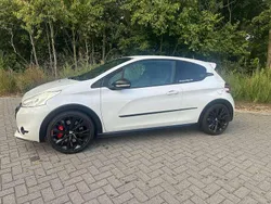 Wit Gebruikt 2015 Peugeot 208 GTi Hatchback | € 13.500 (Duur)