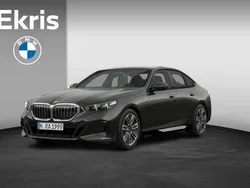 Grijs Gebruikt 2024 BMW 520 Comfort Edition Sedan | € 59.950 (Eerlijke prijs)