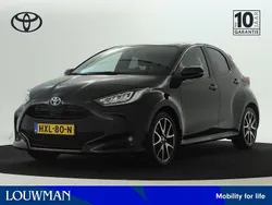 Zwart Gebruikt 2022 Toyota Yaris Hybrid Executive Hatchback | € 25.345 (Eerlijke prijs)