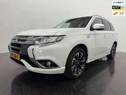 Wit Gebruikt 2015 Mitsubishi Outlander P-HEV Edition SUV | € 15.950 (Eerlijke prijs)