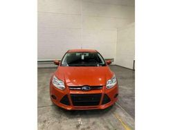Oranje Gebruikt 2012 Ford Focus Sedan | € 4.900 (Goede deal)