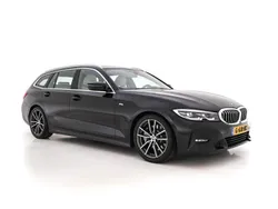 Jet black Gebruikt 2019 BMW 330 Executive Stationwagen | € 21.945 (Eerlijke prijs)