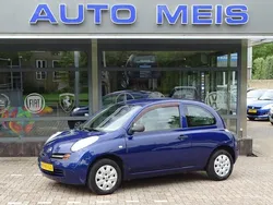 Blauw, metallic lak Gebruikt 2003 Nissan Micra Visia Hatchback | € 1.295 (Iets duurder)