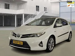 Wit Gebruikt 2013 Toyota Auris Hybrid Hatchback | € 9.599 (Eerlijke prijs)