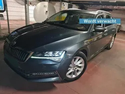 Zwart, metallic lak Gebruikt 2020 Skoda Superb Business Line Stationwagen | € 23.950 (Goede deal)
