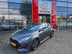 Grijs Gebruikt 2022 Toyota Yaris Hybrid Hatchback | € 20.950 (Eerlijke prijs)