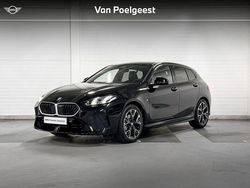 Saphirschwarz (donker zwart) Gebruikt 2024 BMW 120 M Sport Hatchback | € 39.899