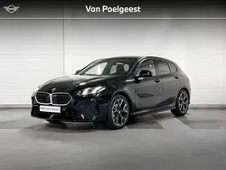 Saphirschwarz (donker zwart) Gebruikt 2024 BMW 120 M Sport Hatchback | € 41.900