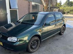 Groen Gebruikt 1998 VW Golf IV Trendline Hatchback | € 1.000 (Goede deal)