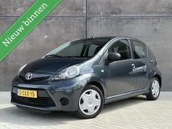 Grijs Gebruikt 2014 Toyota Aygo Hatchback | € 4.899 (Eerlijke prijs)