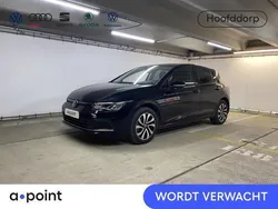 Zwart Gebruikt 2022 VW Golf VIII Active Hatchback | € 27.949 (Eerlijke prijs)