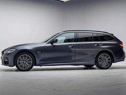Grijs Gebruikt 2022 BMW 320 Executive Stationwagen | € 25.409 (Goede deal)